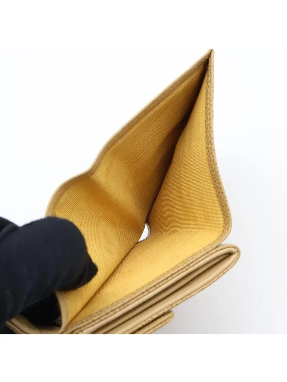 Chanel Super Caviar Leather CC Logo Snap Trifold Wallet